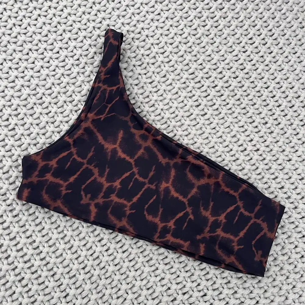 Skatie• ‘Ellis’ Bikini Top in RAFA Giraffe